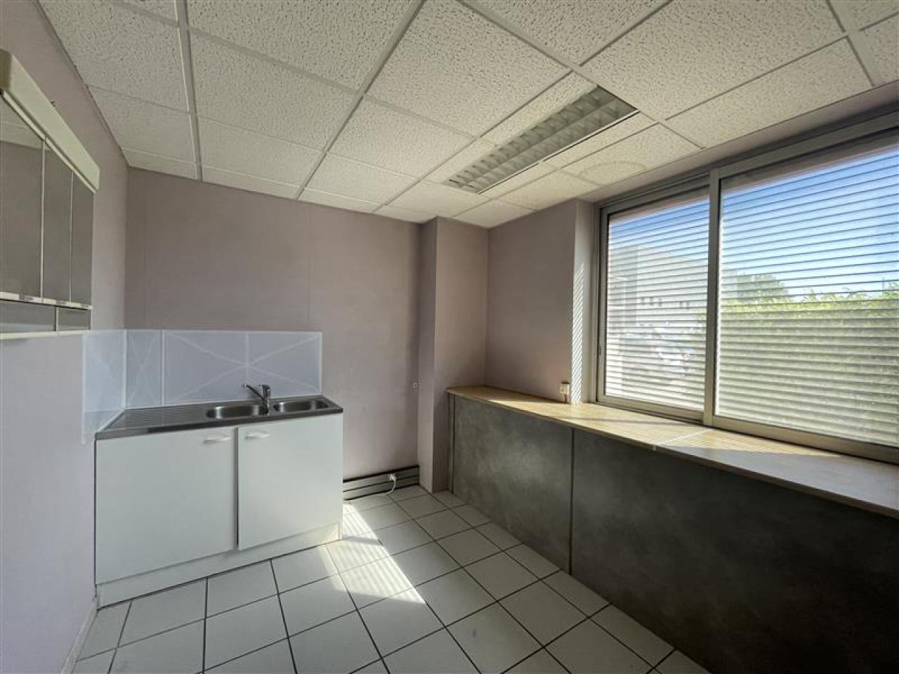 Local d'activité Nîmes 14143m² Location local d'activité Nîmes Gard OLACT2423791 18